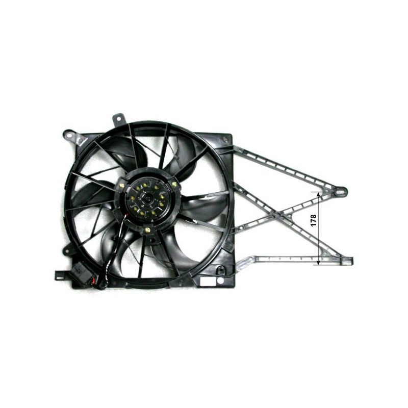 NRF 47582 Ventilador, refrigeración del motor